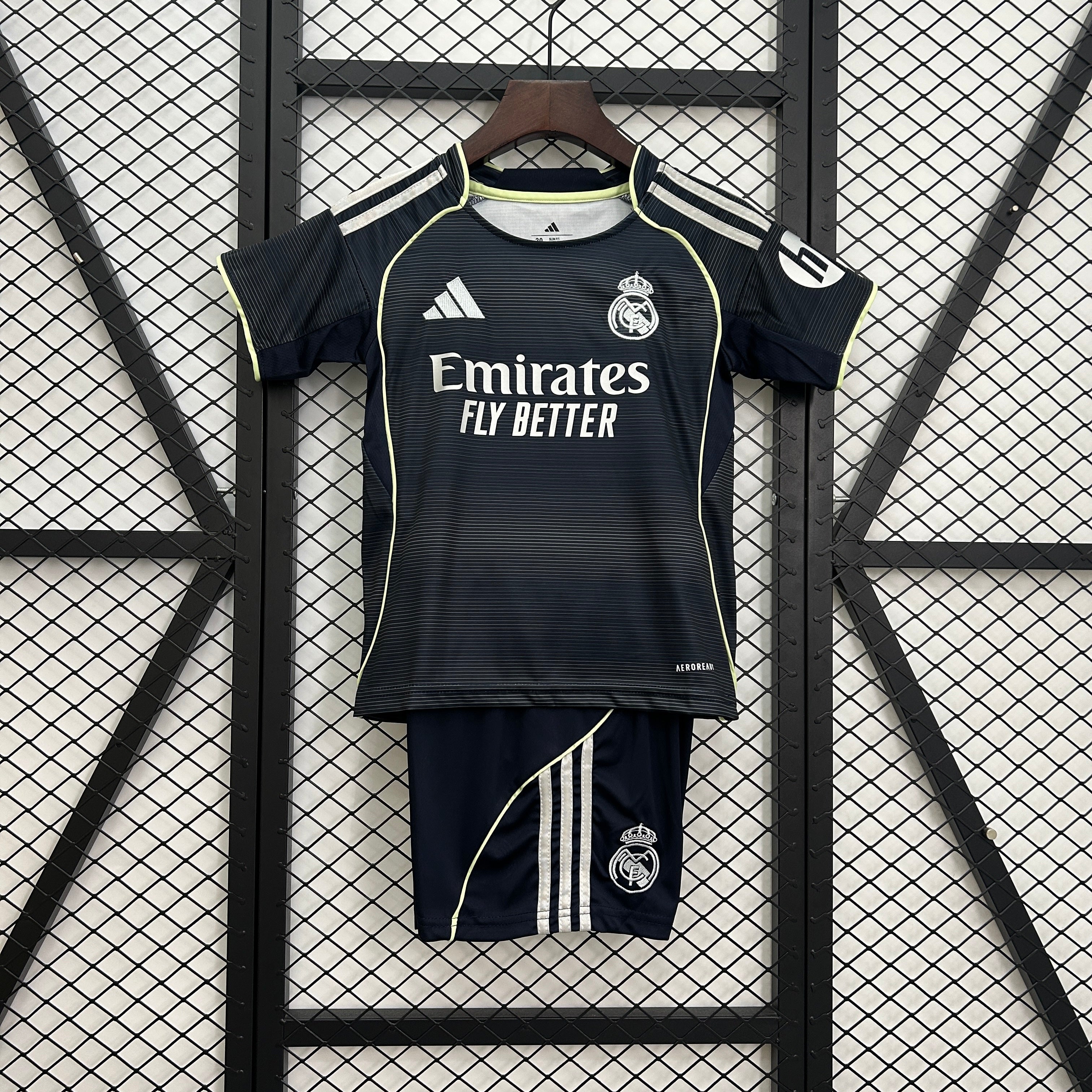 Real Madrid 25/26 Away Kid's